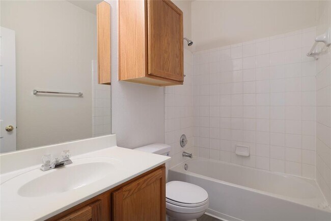 Building Photo - 1740 Amberwood Loop