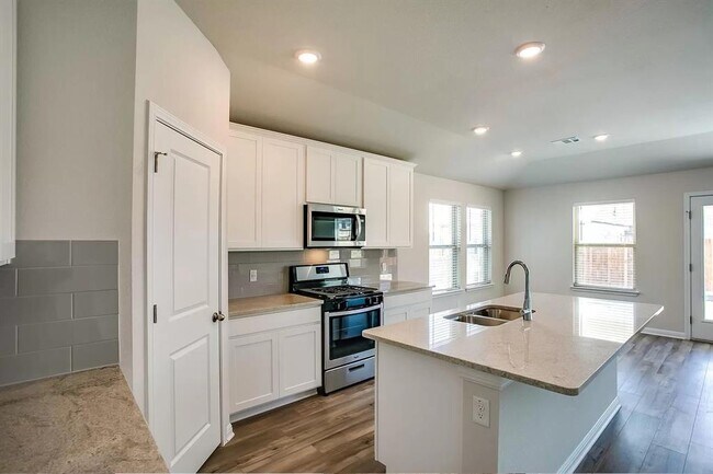 Building Photo - 6713 Coalinga Ln