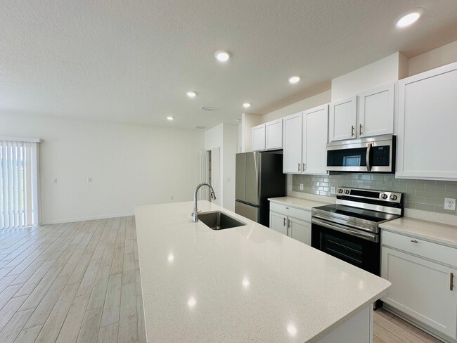 Building Photo - Charming 3 bed, 2 bath New Construction in...