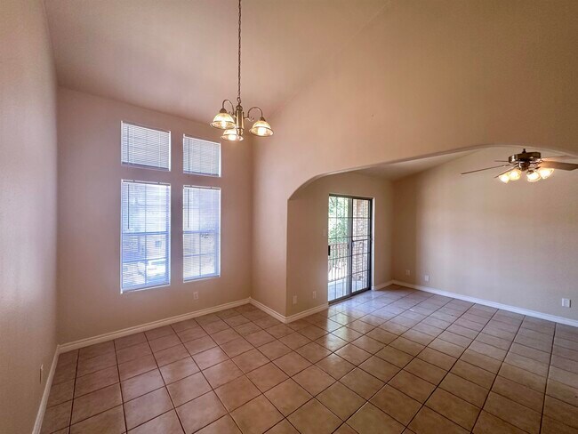 Building Photo - 9802 Cantera Ct