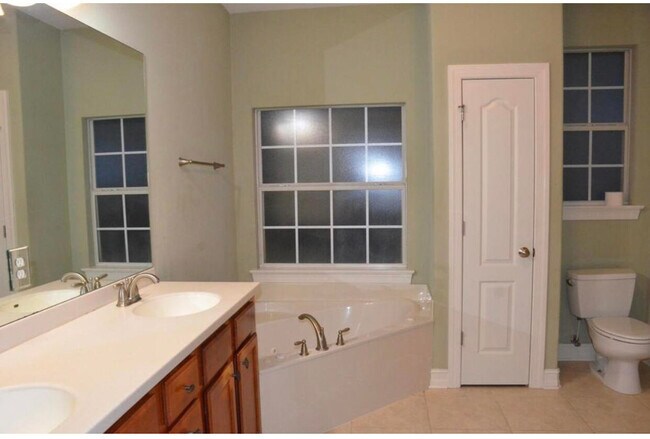 Building Photo - 4230 Jade Loop