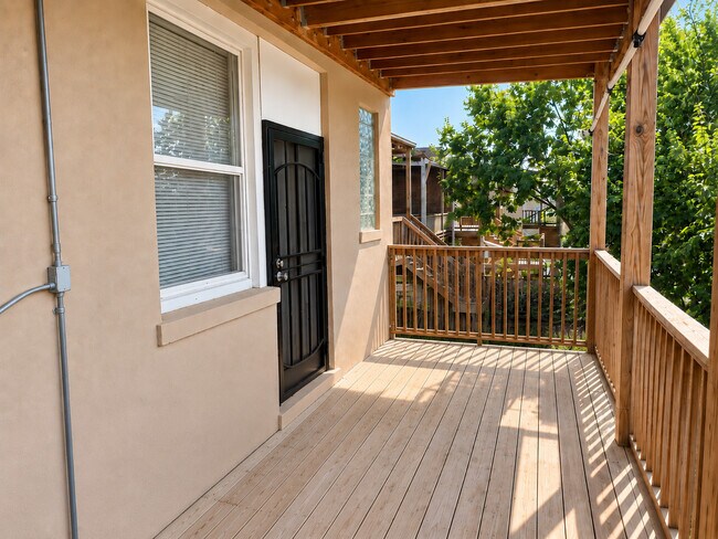 Building Photo - 6362 S Greenwood Ave