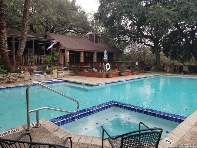 Building Photo - 2 Bedroom 2 Bath Condo near Medical Center