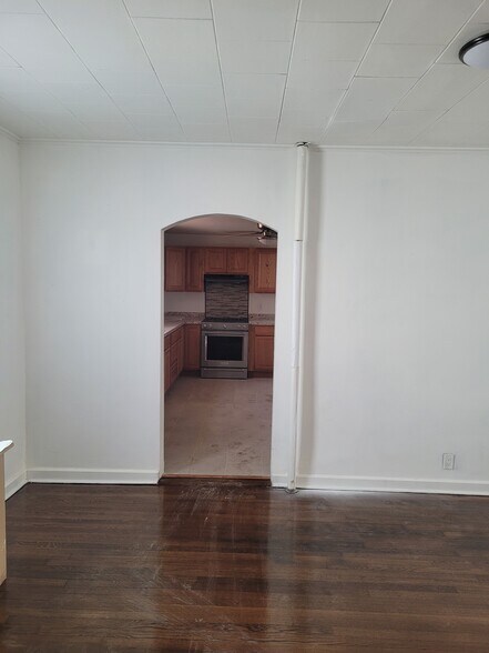 Diningroom - 76 Bedford St