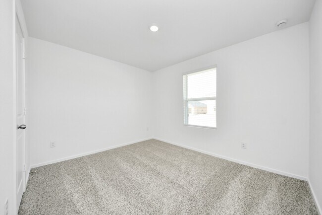 Building Photo - 40630 Balsam Run Ln
