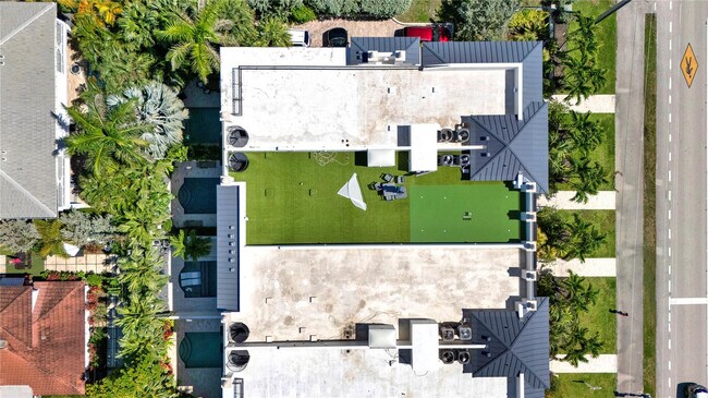 Building Photo - 425 N Ocean Blvd