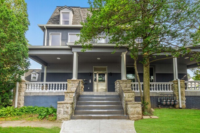 Building Photo - 222 Primrose Ave