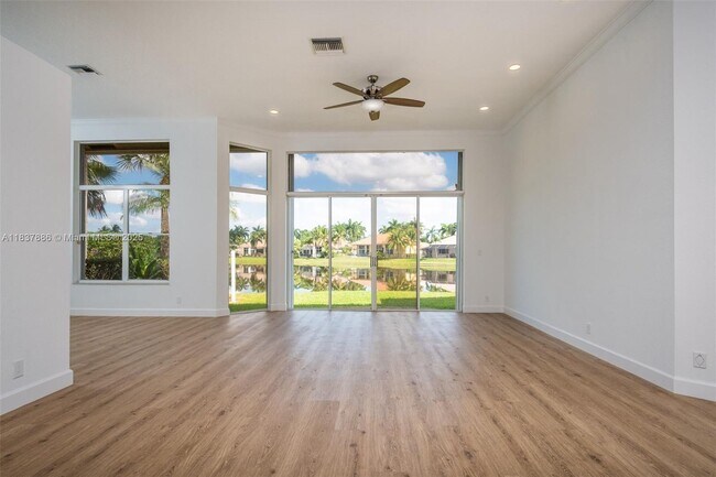 Building Photo - 2664 Edgewater Dr