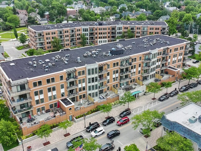 Building Photo - 135 S York St