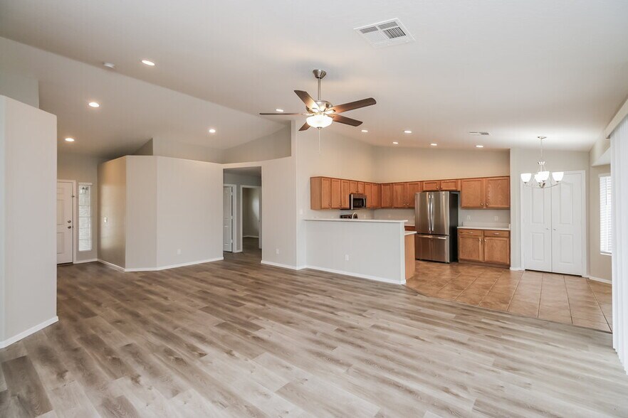 Building Photo - 4890 E Shapinsay Dr