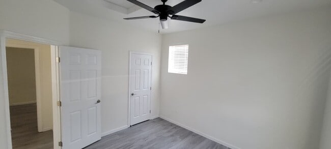 Building Photo - 337 Clover St