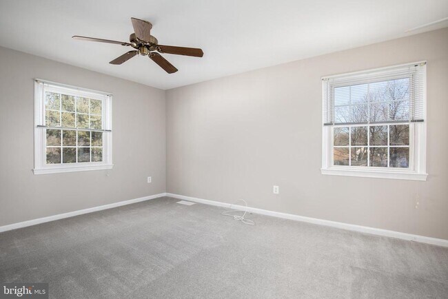 Building Photo - 8000 Rivermont Ct