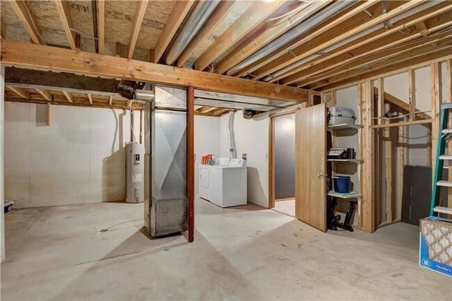 Building Photo - 715 Hewitt St