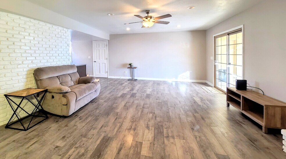 Building Photo - 3767 Kicking Horse Dr