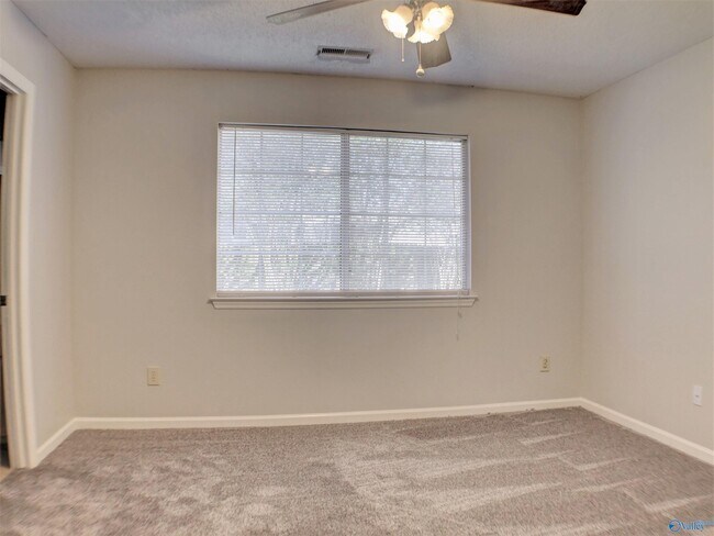 Building Photo - 106 Yellowwood Ct