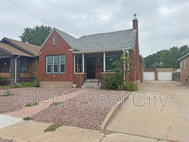 Building Photo - 1322 Claremont Ave