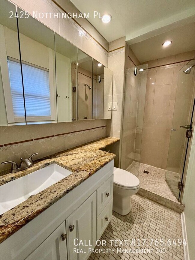 Building Photo - 2425 Notthingham Pl-