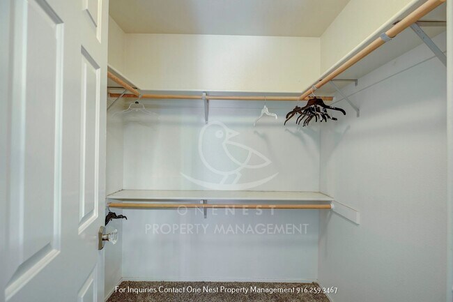 Building Photo - Updated 3 Bedroom 2 Bathroom Home in Wheat...