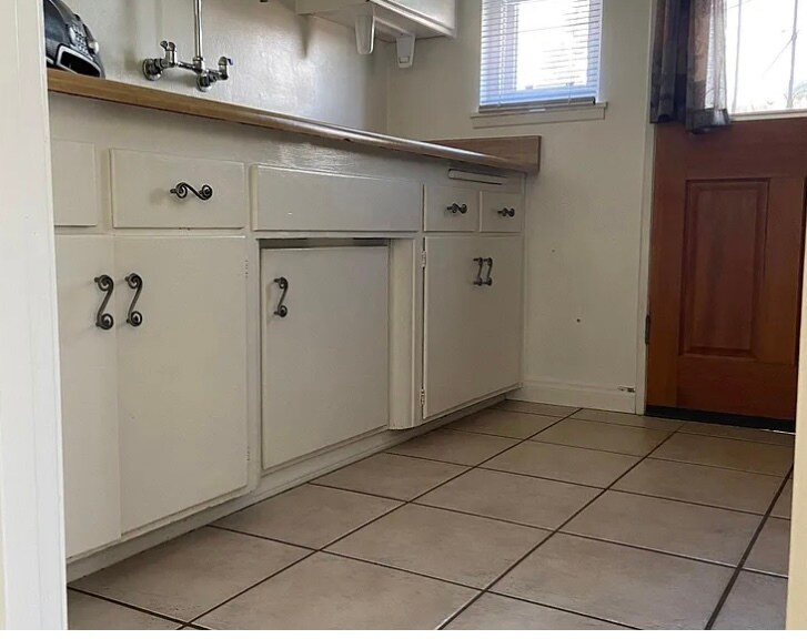 Building Photo - 3193 Mandan Way