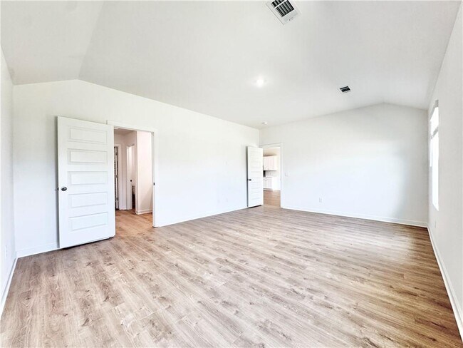 Building Photo - 376 Texas Ave