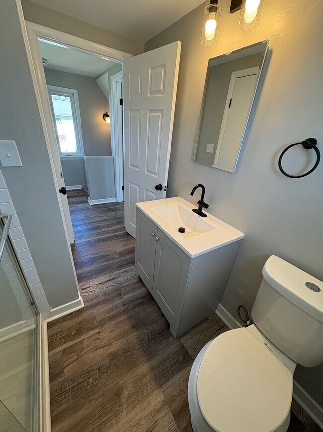 Building Photo - BEAUTIFULLY UPDATED 2 Bedroom / 1.5 Bath home in Penn Trafford School District