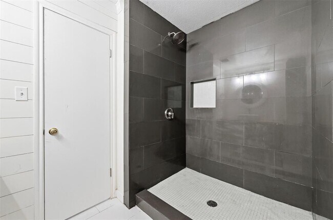 Building Photo - 8508 Kansas River Dr