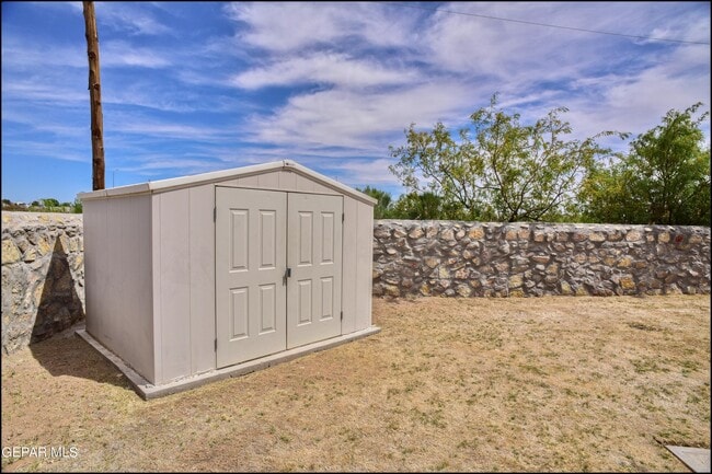 Building Photo - 4613 Robert Holt Dr