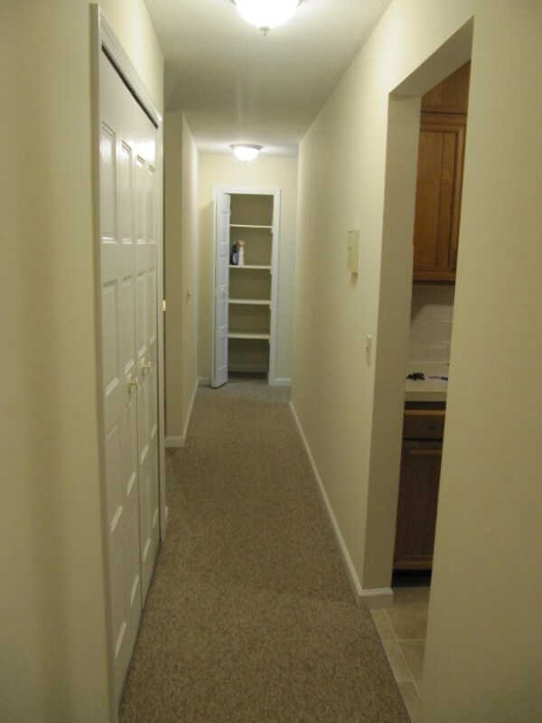 Building Photo - 302 Old Bridge Ln