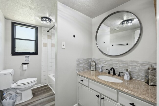 Building Photo - 10 Boat Launch Rd