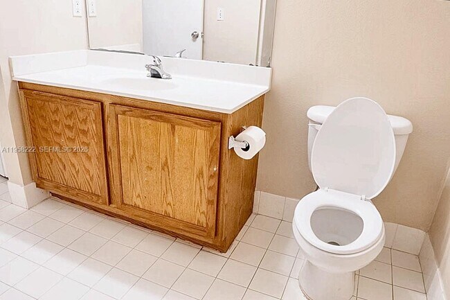 Building Photo - 9909 Westwood Dr