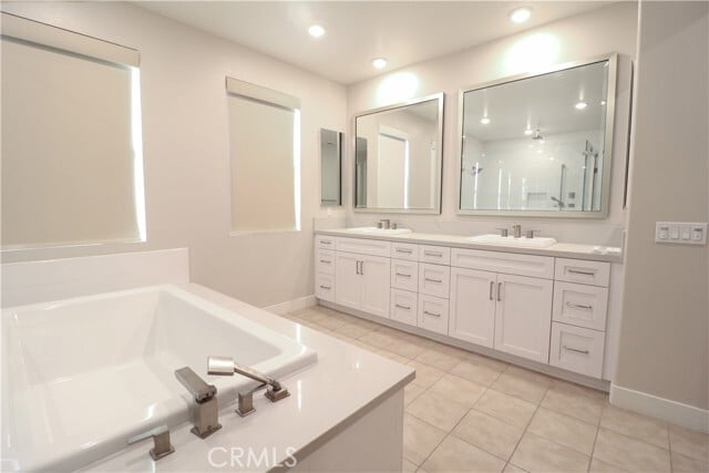 Building Photo - 73 Cartwheel