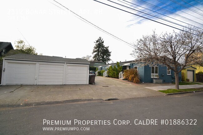 Building Photo - 2112 Bonar St