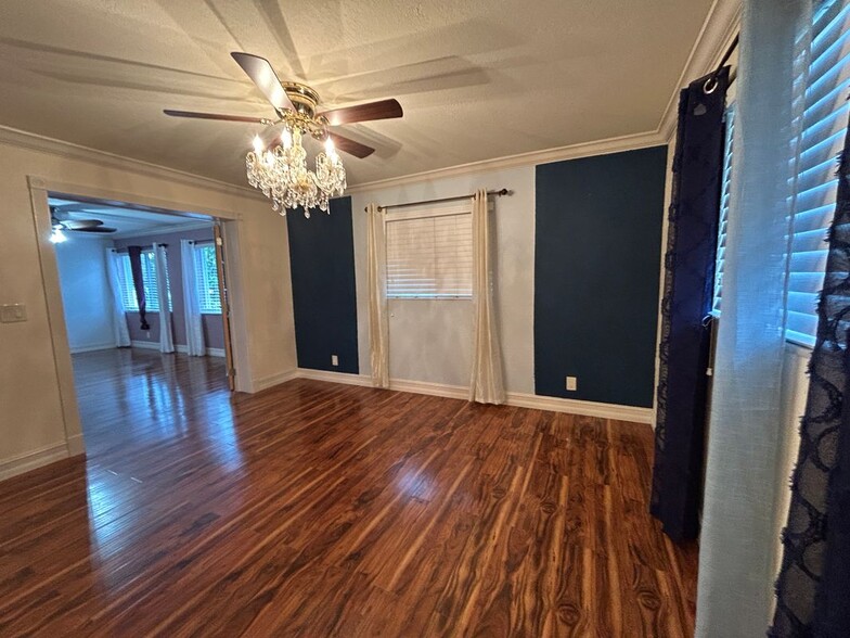 Building Photo - 4945 NW 55th Ct