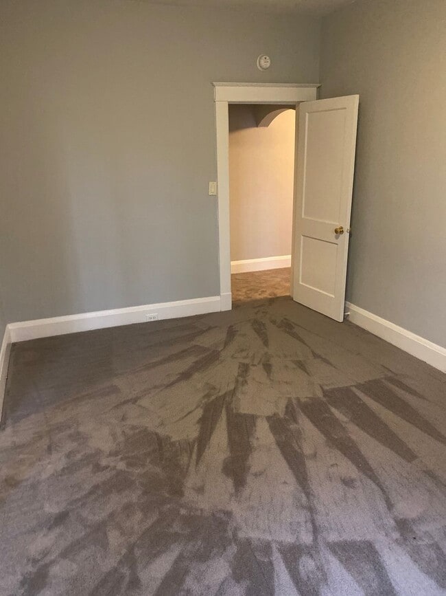 Building Photo - 2108 Thistlebloom Ave