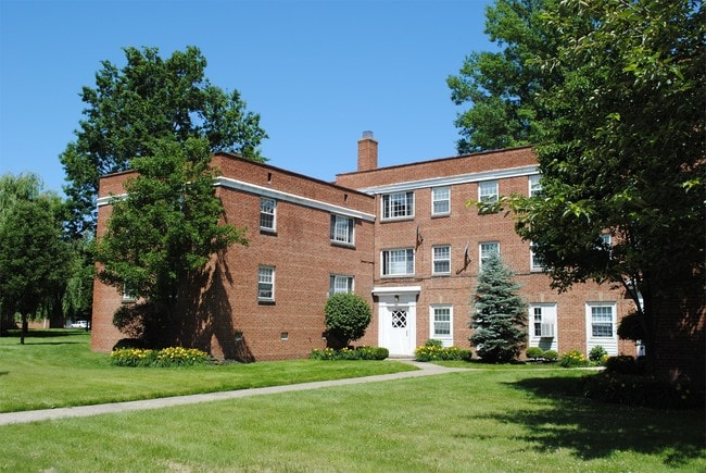 Building Photo - 25501 Lakeshore Blvd