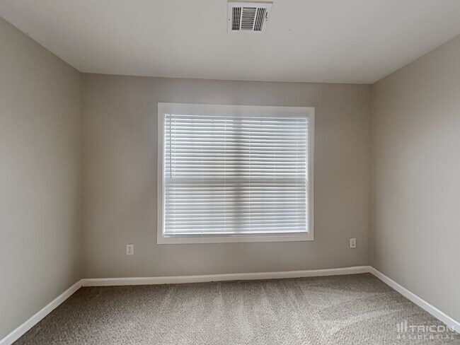 Building Photo - 842 Chandler Rd