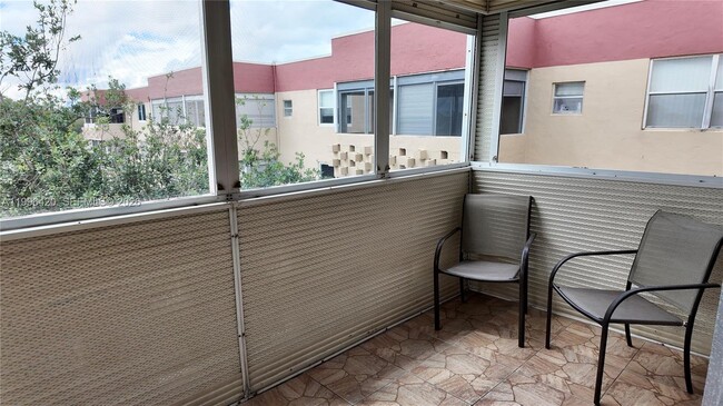 Building Photo - 403 NW 68th Ave