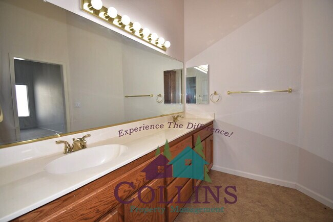 Building Photo - Wonderful Morgan Ranch home!