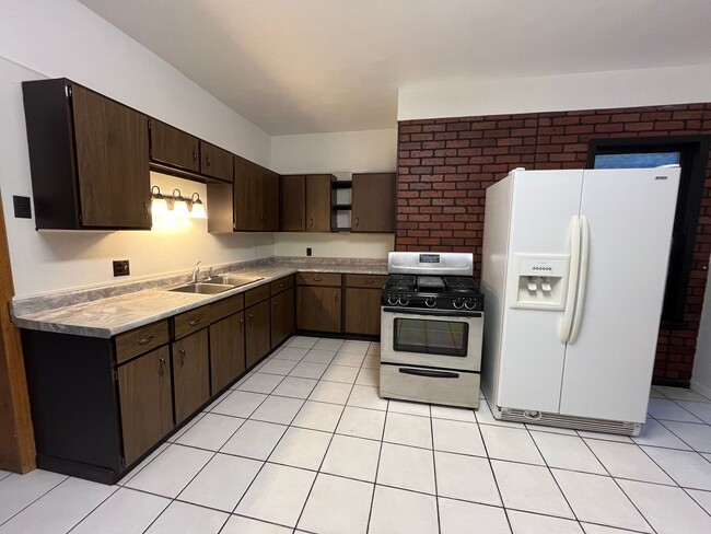 Building Photo - Postmaster