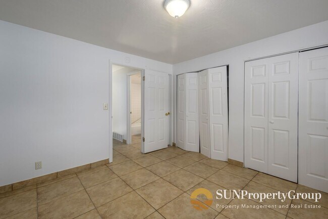 Building Photo - Duplex In Great West Valley Area