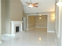 Building Photo - 2100 Tanglewilde St