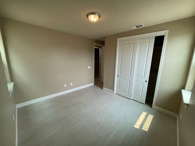 Building Photo - 691 Addison Ln