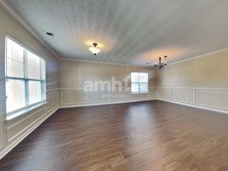 Building Photo - 542 Holiday Dr