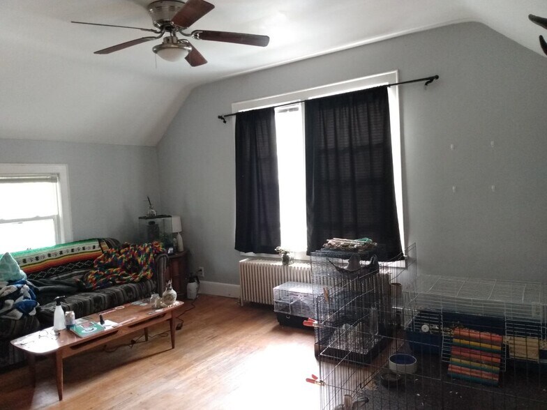 Building Photo - 112 S 5th St