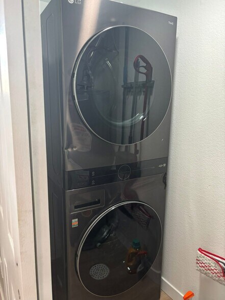 Building Photo - 2220 Nome St