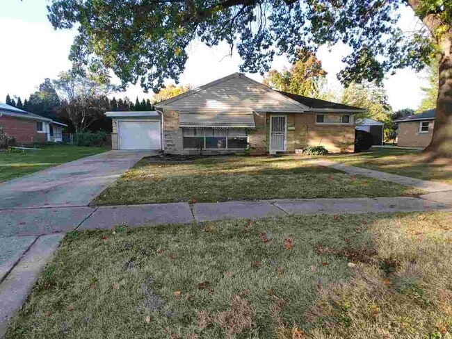 Building Photo - 4208 Crestview Dr
