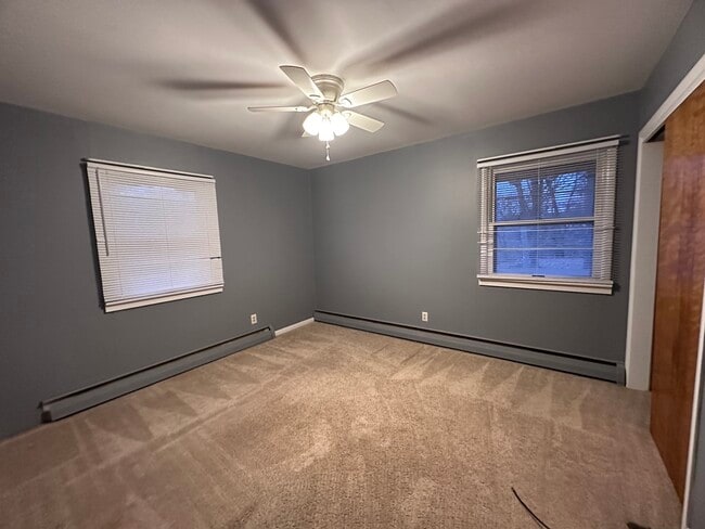 Building Photo - 206 Oak Hill Dr