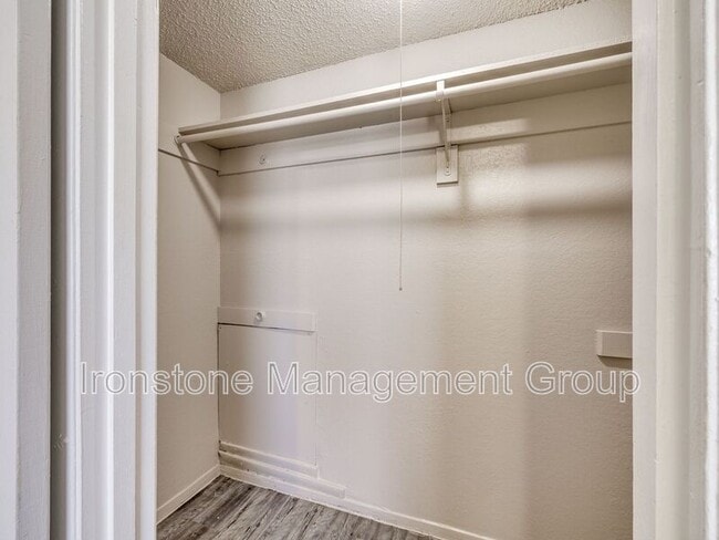 Building Photo - 5323 E 47th Pl