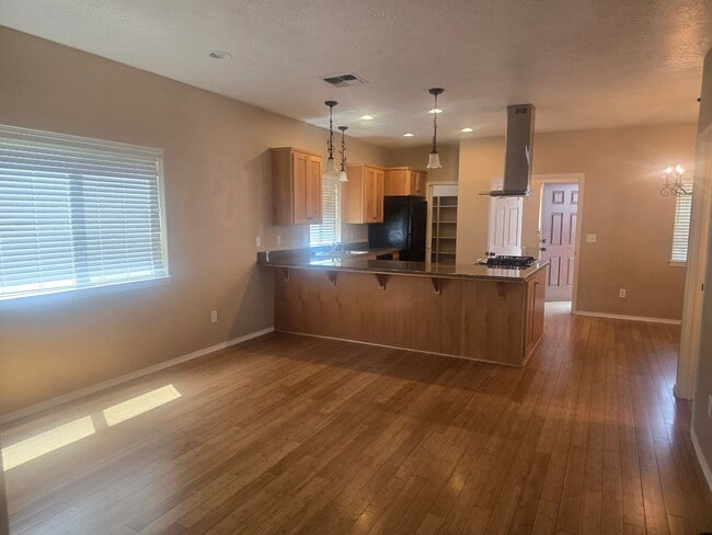 Building Photo - 3 Bedroom 2.5 Bath in Talent