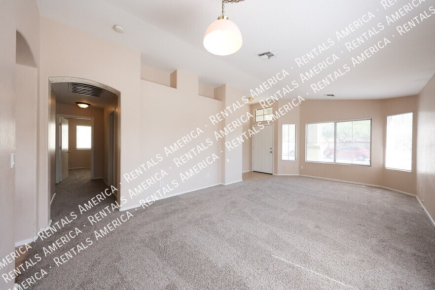 Building Photo - 1504 E La Salle St